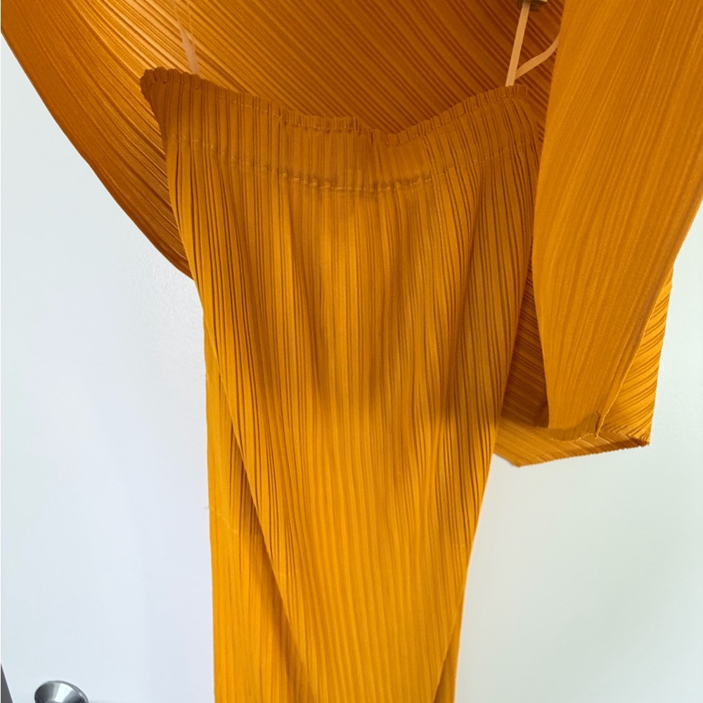 Marigold Micro-Pleat Column Set - image 3